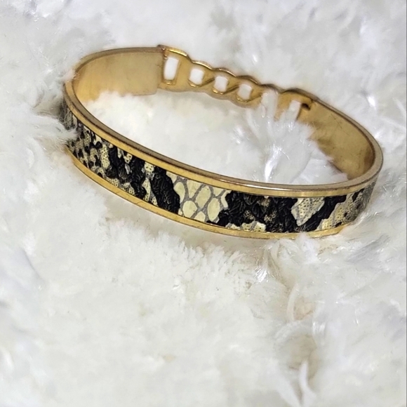 💙BCBGMAXazria Womens Bangle /Bracelet - Picture 1 of 16